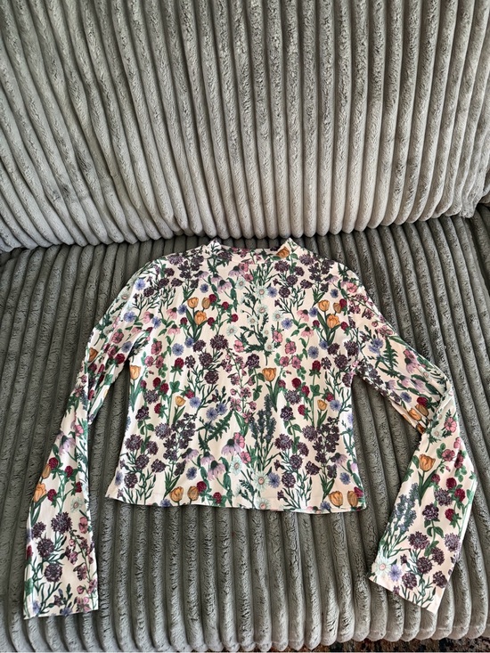 Cider Tops - Cider Floral Long-Sleeve Women's Top in Cream and Multicolor